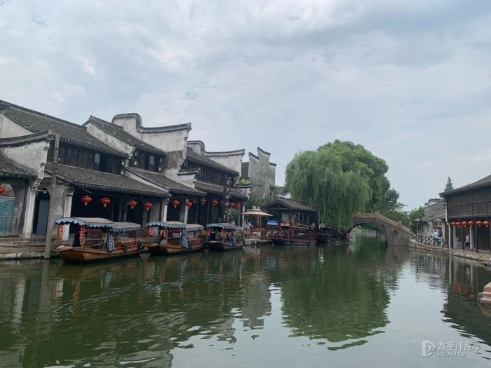 小汽车的太空梦